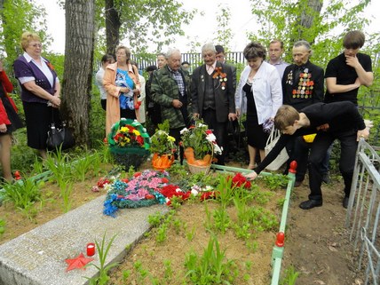 День Победы: Возложение цветов на братские могилы состоялось в городе Канаше